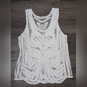 Capri Lace Scallop Sleeveless Top Size Medium White Layering Girly Whimsical